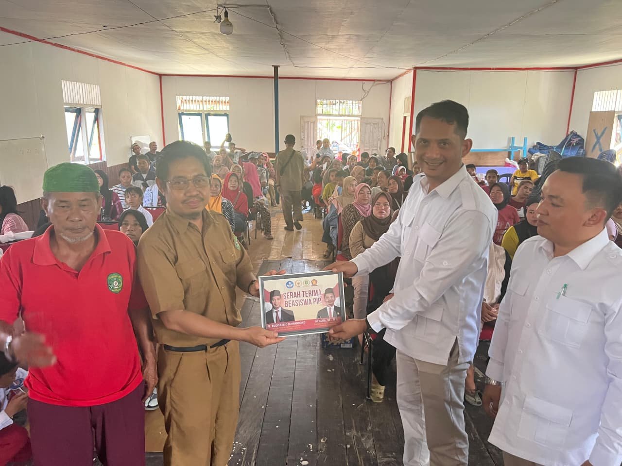 Serah terima Beasiswa PIP jalur Aspirasi