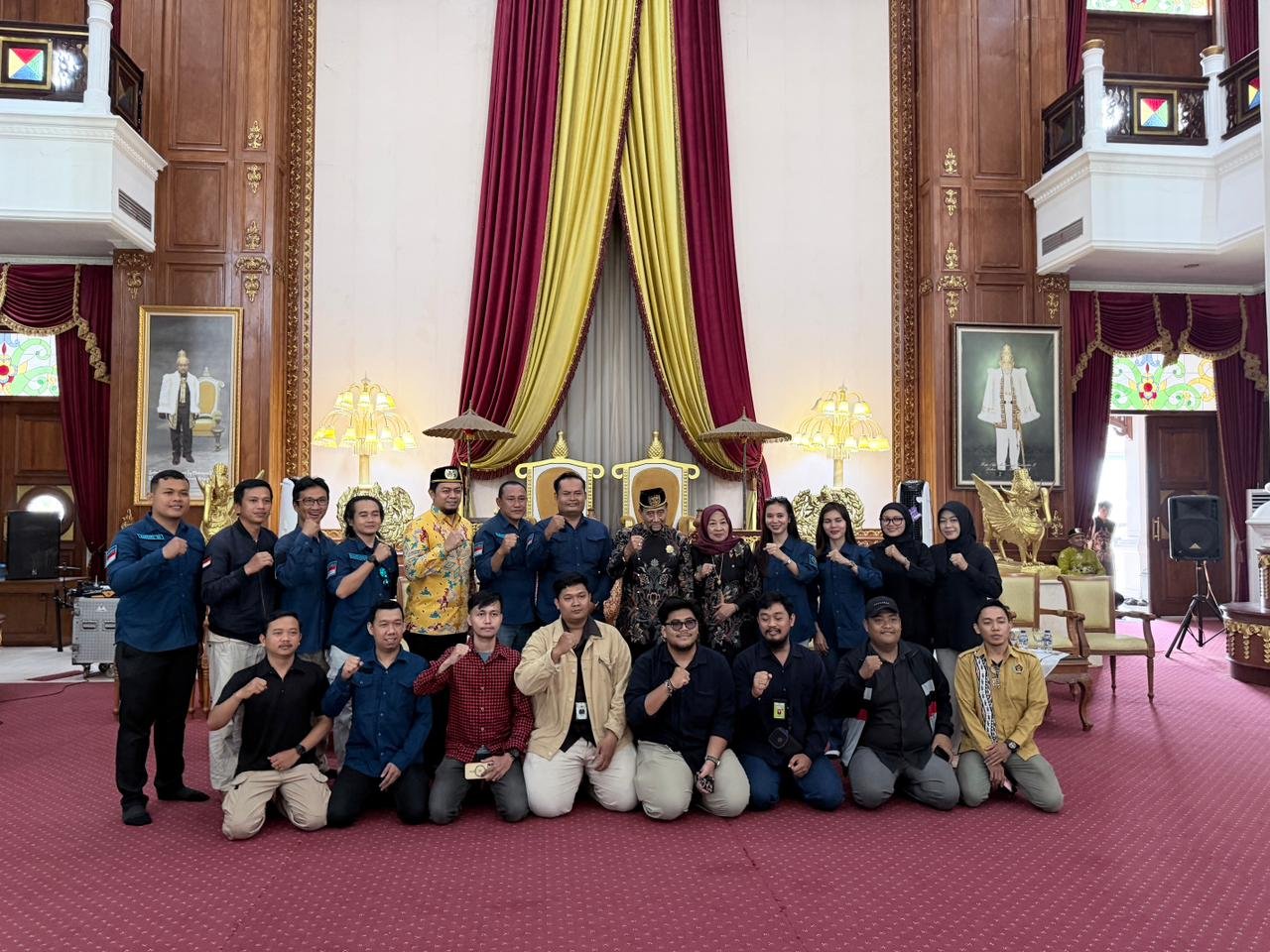 Pengurus PWI Silaturahmi Dengan Sultan Kutai